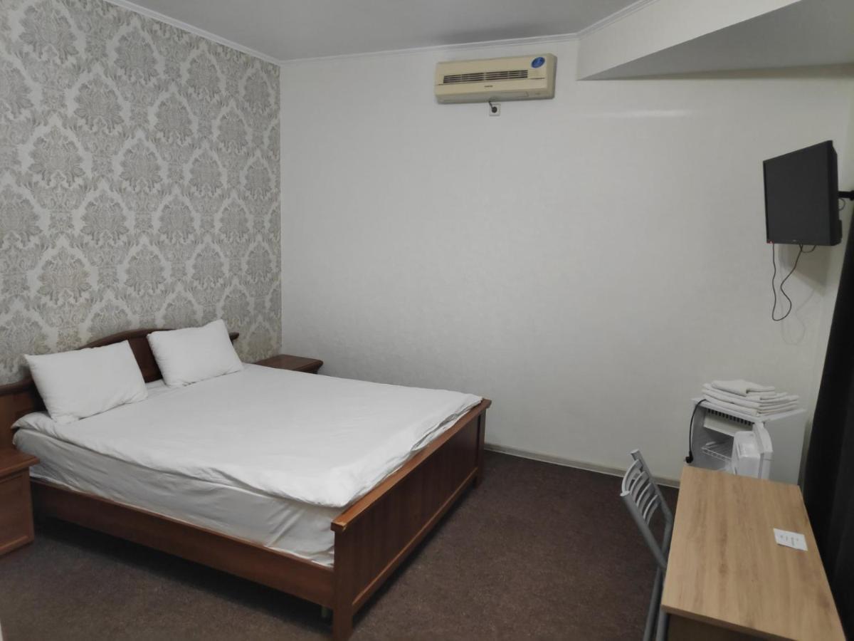 Mini Chisinau Hotel Exterior photo